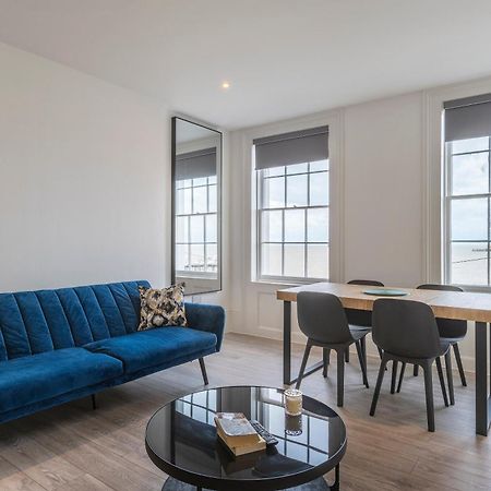 Seaside Serenity: Stylish Sea View Apartments In Херн Бей Екстериор снимка