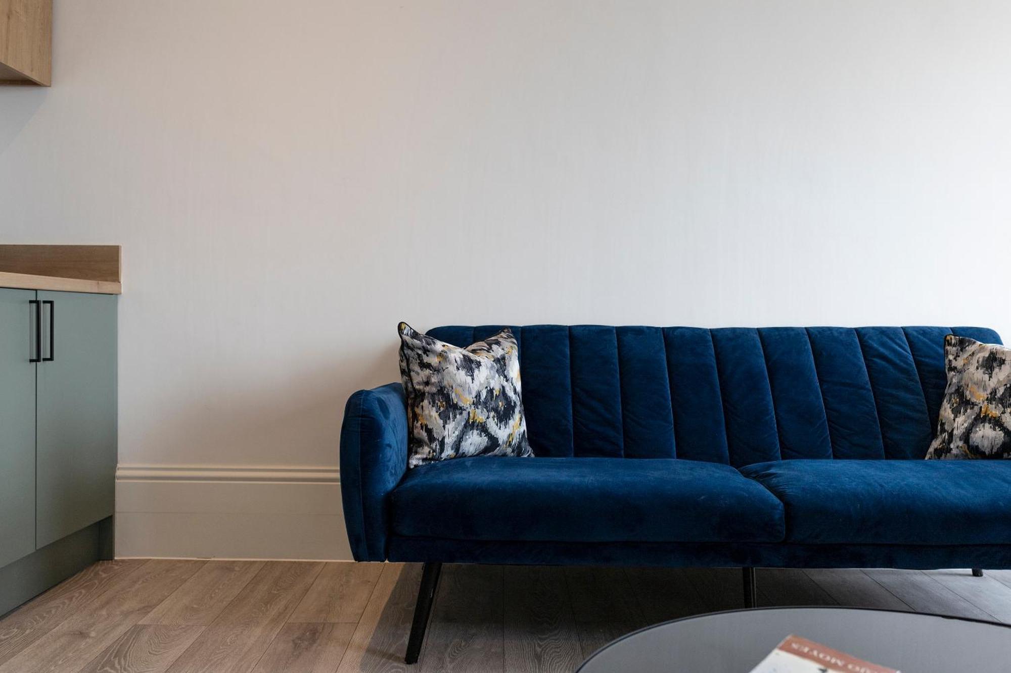 Seaside Serenity: Stylish Sea View Apartments In Херн Бей Екстериор снимка